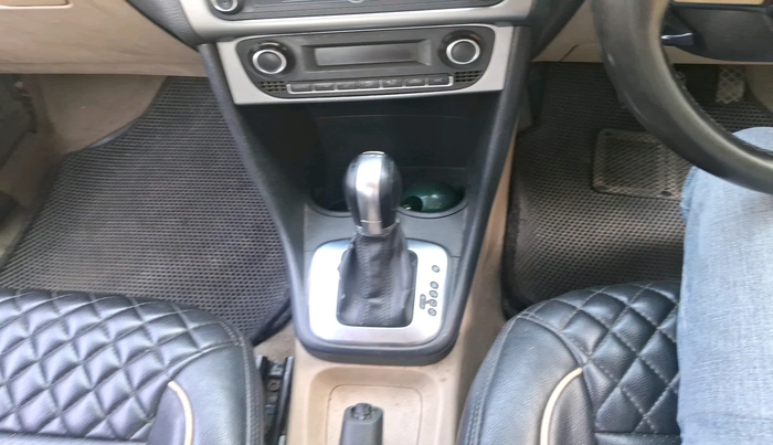 2018 Volkswagen Ameo HIGHLINE PLUS 1.5L AT 16 ALLOY, Diesel, Automatic, 96,853 km, interior