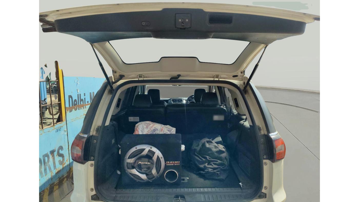 2017 Tata Hexa XM 4X2 7 STR, Diesel, Manual, 89,408 km, exterior