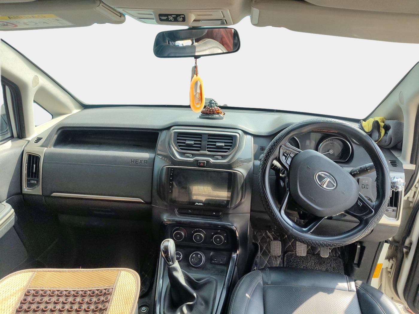 2017 Tata Hexa XM 4X2 7 STR, Diesel, Manual, 89,408 km, interior