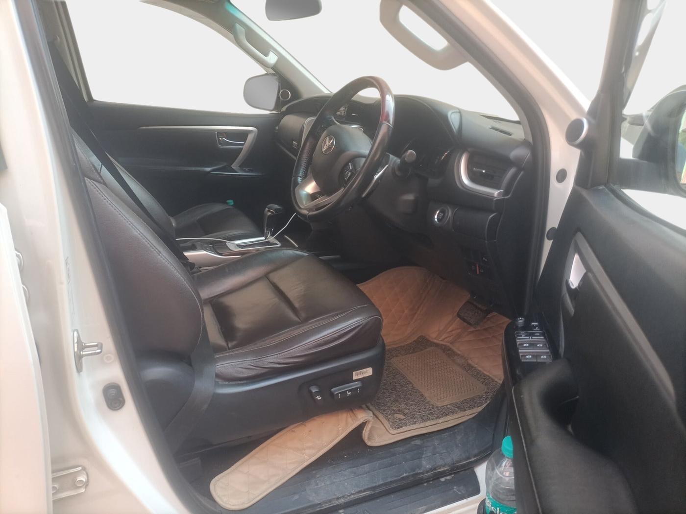 2017 Toyota Fortuner 2.8 4X2 AT, Diesel, Automatic, 2,05,336 km, interior
