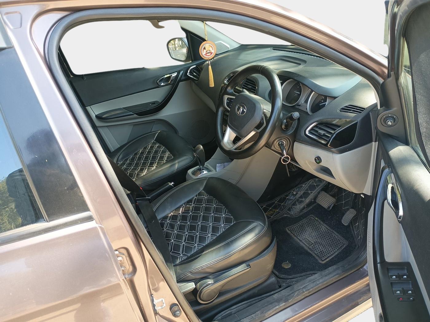 2017 Tata Tiago XZA PETROL, Petrol, Automatic, 68,505 km, interior