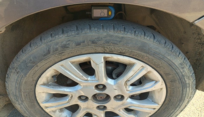 2017 Tata Tiago XZA PETROL, Petrol, Automatic, 68,505 km, tyre