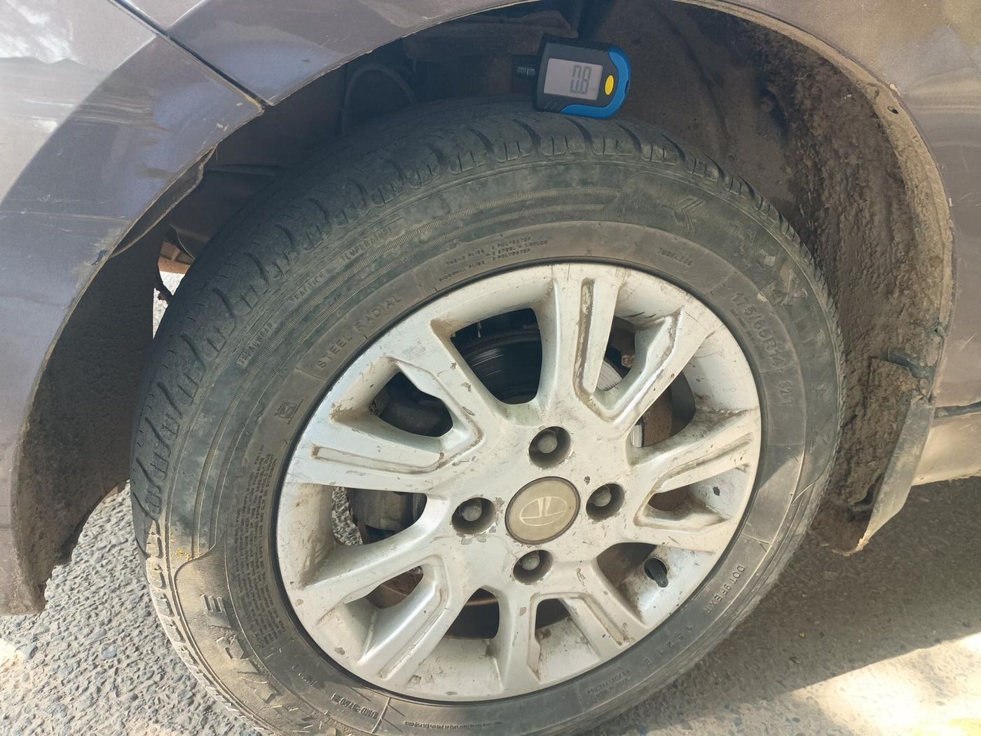 2017 Tata Tiago XZA PETROL, Petrol, Automatic, 68,505 km, tyre