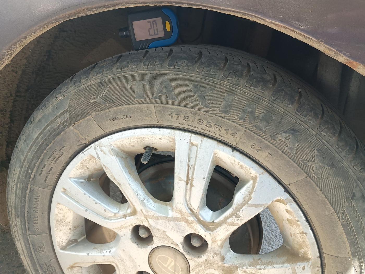 2017 Tata Tiago XZA PETROL, Petrol, Automatic, 68,505 km, tyre