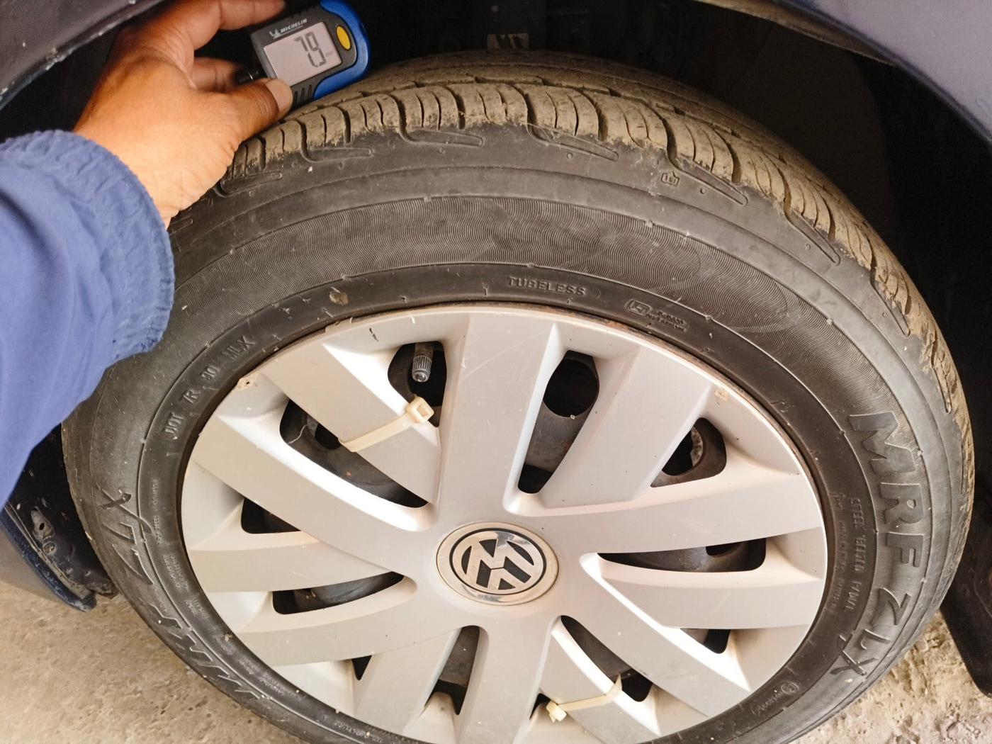 2014 Volkswagen Polo COMFORTLINE 1.2L PETROL, Petrol, Manual, 30,468 km, tyre