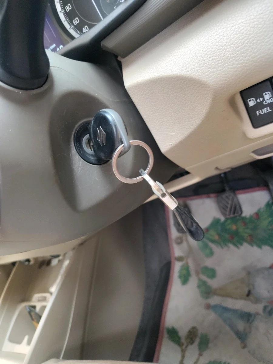 2023 Maruti Ertiga   VXI (O) CNG, Petrol, Manual, 25,000 km, interior