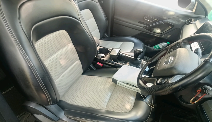 2022 Tata Safari XT PLUS, Diesel, Manual, 2,28,996 km, interior