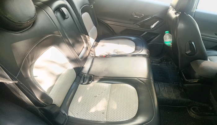 2022 Tata Safari XT PLUS, Diesel, Manual, 2,28,996 km, interior