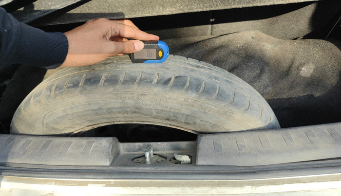 2016 Maruti Swift LXI, Petrol, Manual, 89,932 km, tyre