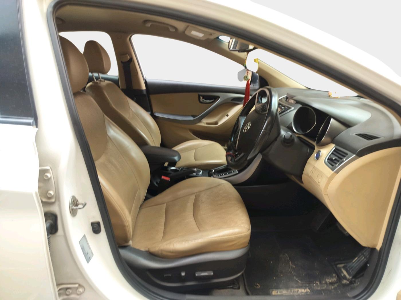 2013 Hyundai New Elantra 1.8 SX AT VTVT, Petrol, Automatic, 1,09,991 km, interior