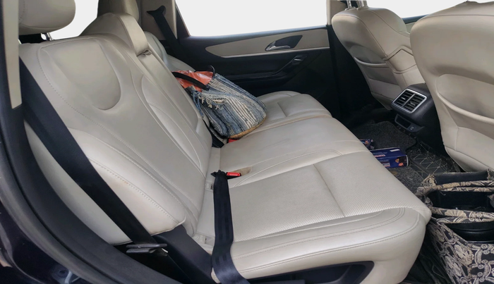 2021 Mahindra XUV700 AX 7 P MT 7 STR, Petrol, Manual, 70,599 km, interior