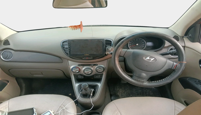 2016 Hyundai i10 SPORTZ 1.1, Petrol, Manual, 66,773 km, interior