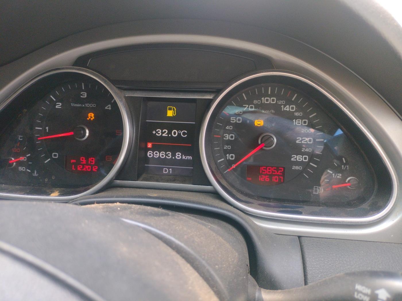 2011 Audi Q7 3.0 TDI QUATTRO, Diesel, Automatic, 1,26,107 km, interior