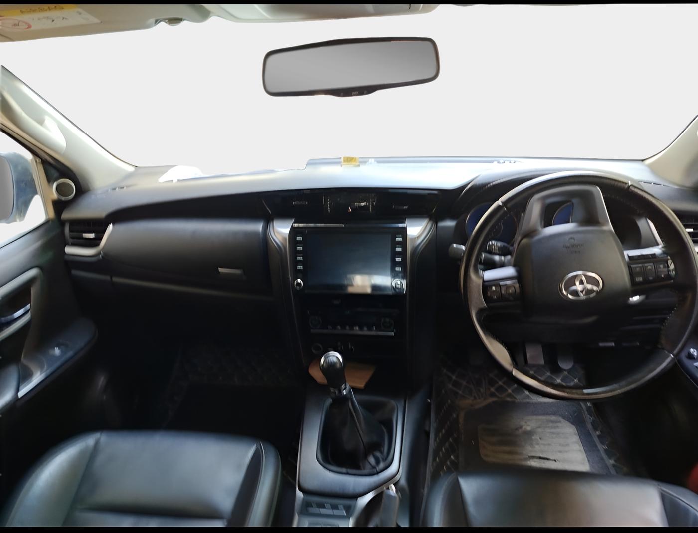 2021 Toyota Fortuner 2.8 4X2 MT, Diesel, Manual, 63,863 km, interior