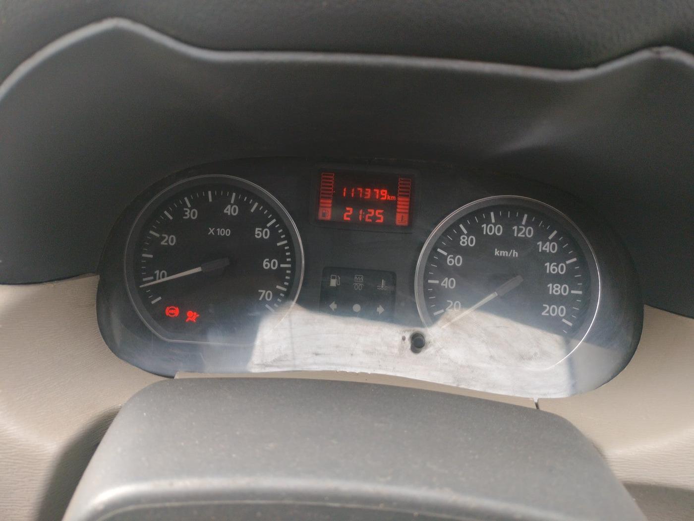 2014 Nissan Terrano XL (D), Diesel, Manual, 1,17,379 km, interior
