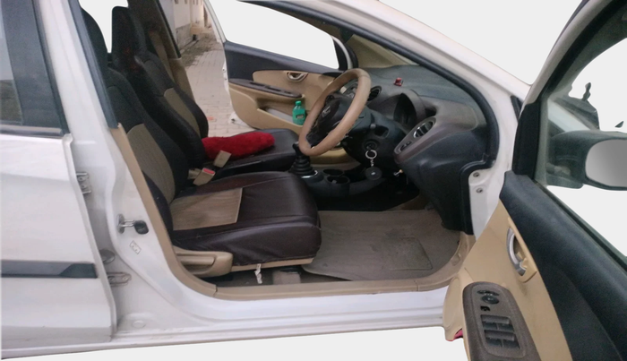 2011 Honda Brio V MT, Petrol, Manual, 60,272 km, interior