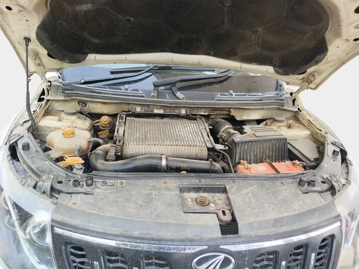 2017 Mahindra XUV500 W4, Diesel, Manual, 70,860 km, exterior