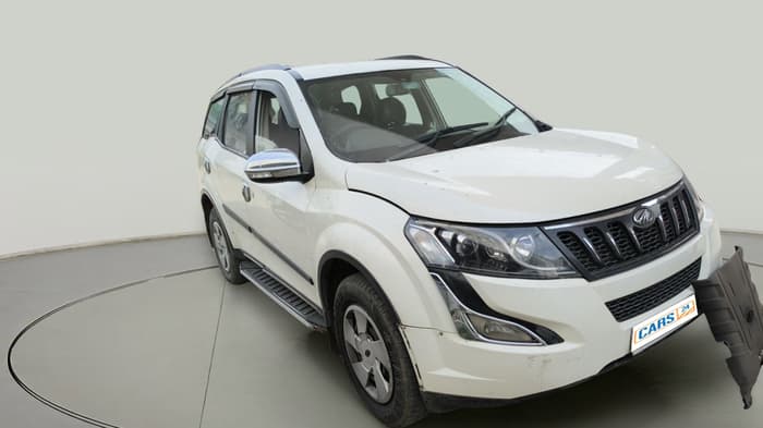 2017 Mahindra XUV500 W4, Diesel, Manual, 70,860 km, exterior