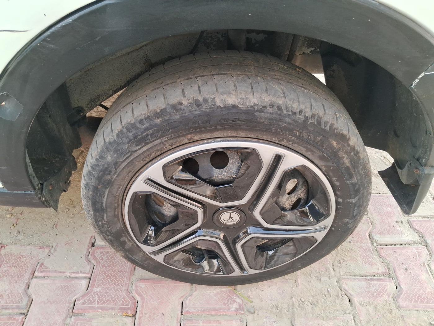 2017 Tata NEXON XM DIESEL, Diesel, Manual, 96,455 km, tyre