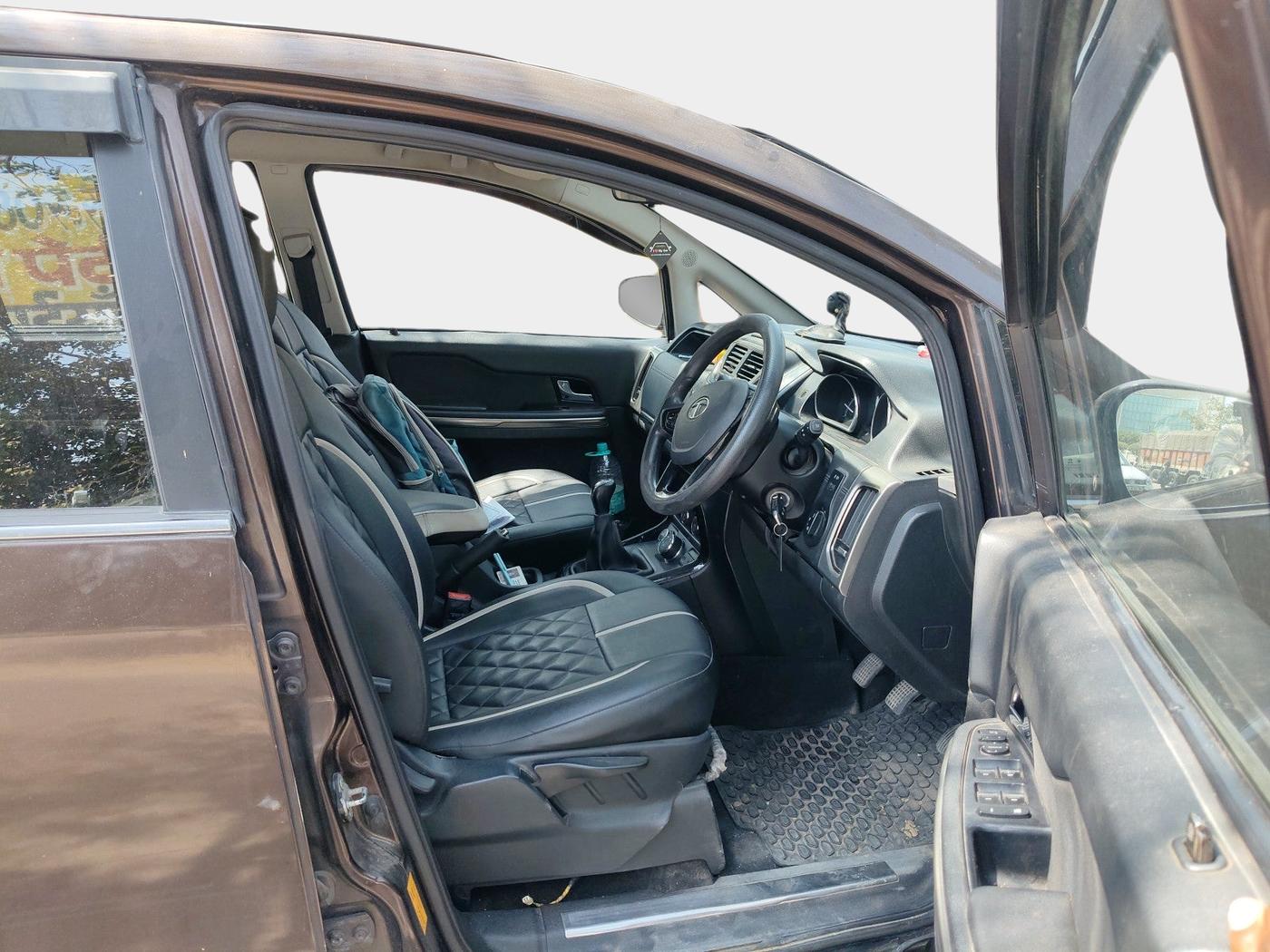 2017 Tata Hexa XM 4X2 7 STR, Diesel, Manual, 87,180 km, interior