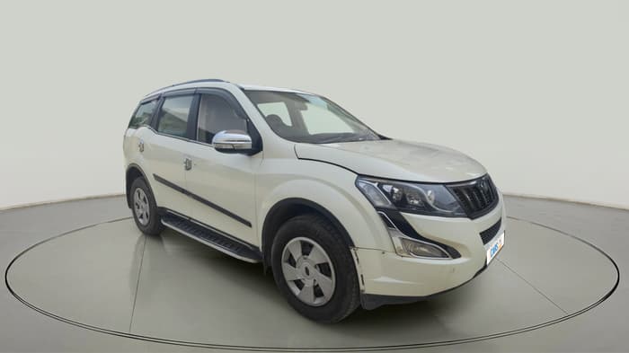 2017 Mahindra XUV500 W4, Diesel, Manual, 72,288 km, exterior