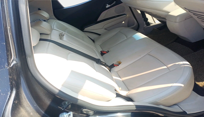 2019 Mahindra XUV300 W8 (O) 1.5 DIESEL, Diesel, Manual, 85,339 km, interior