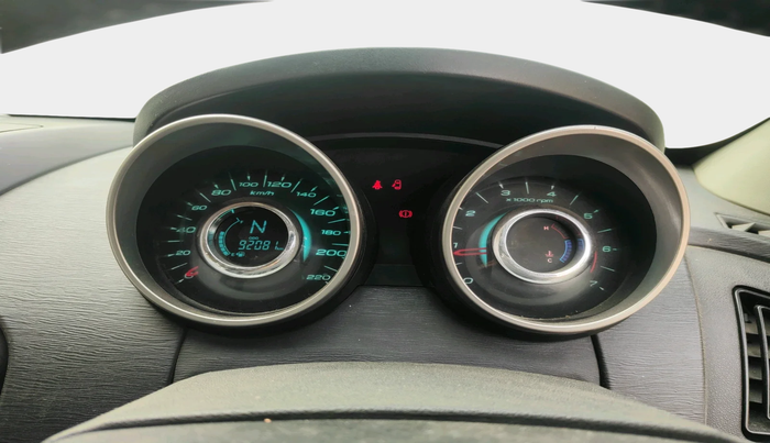 2018 Mahindra XUV500 W9, Diesel, Manual, 92,081 km, interior