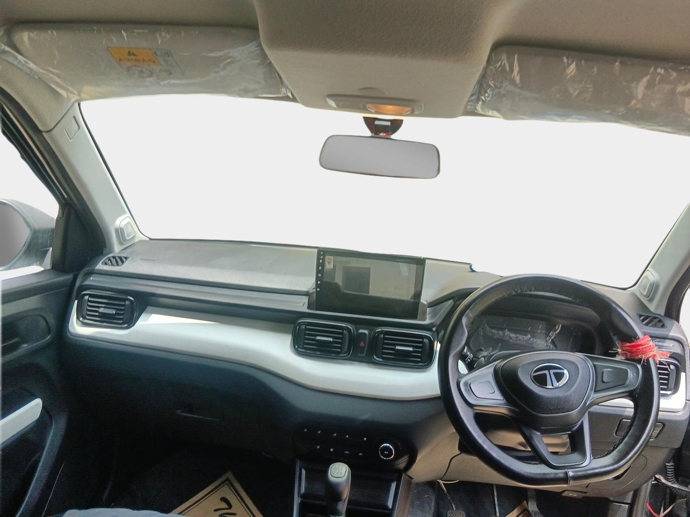 2024 Tata PUNCH PURE MT, Petrol, Manual, 35,000 km, interior
