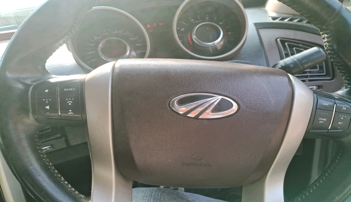 2015 Mahindra XUV500 W8, Diesel, Manual, 88,094 km, interior