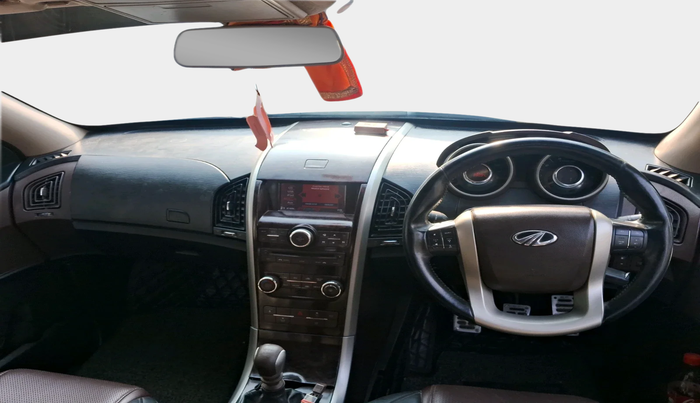 2015 Mahindra XUV500 W8, Diesel, Manual, 88,094 km, interior
