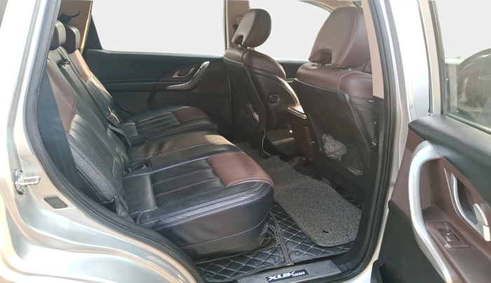 2015 Mahindra XUV500 W8, Diesel, Manual, 88,094 km, interior