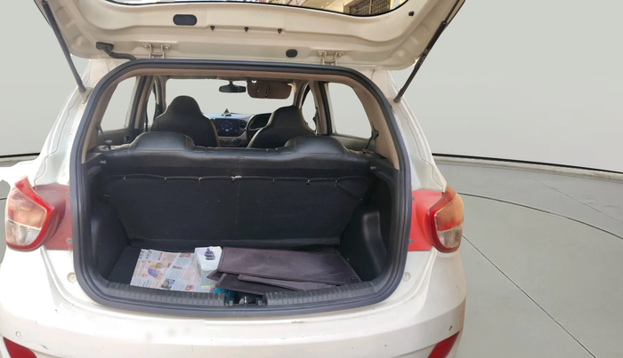 2015 Hyundai Grand i10 SPORTZ 1.2 KAPPA VTVT, Petrol, Manual, 1,48,263 km, exterior