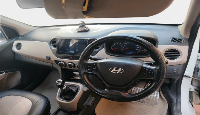 2015 Hyundai Grand i10 SPORTZ 1.2 KAPPA VTVT, Petrol, Manual, 1,48,263 km, interior