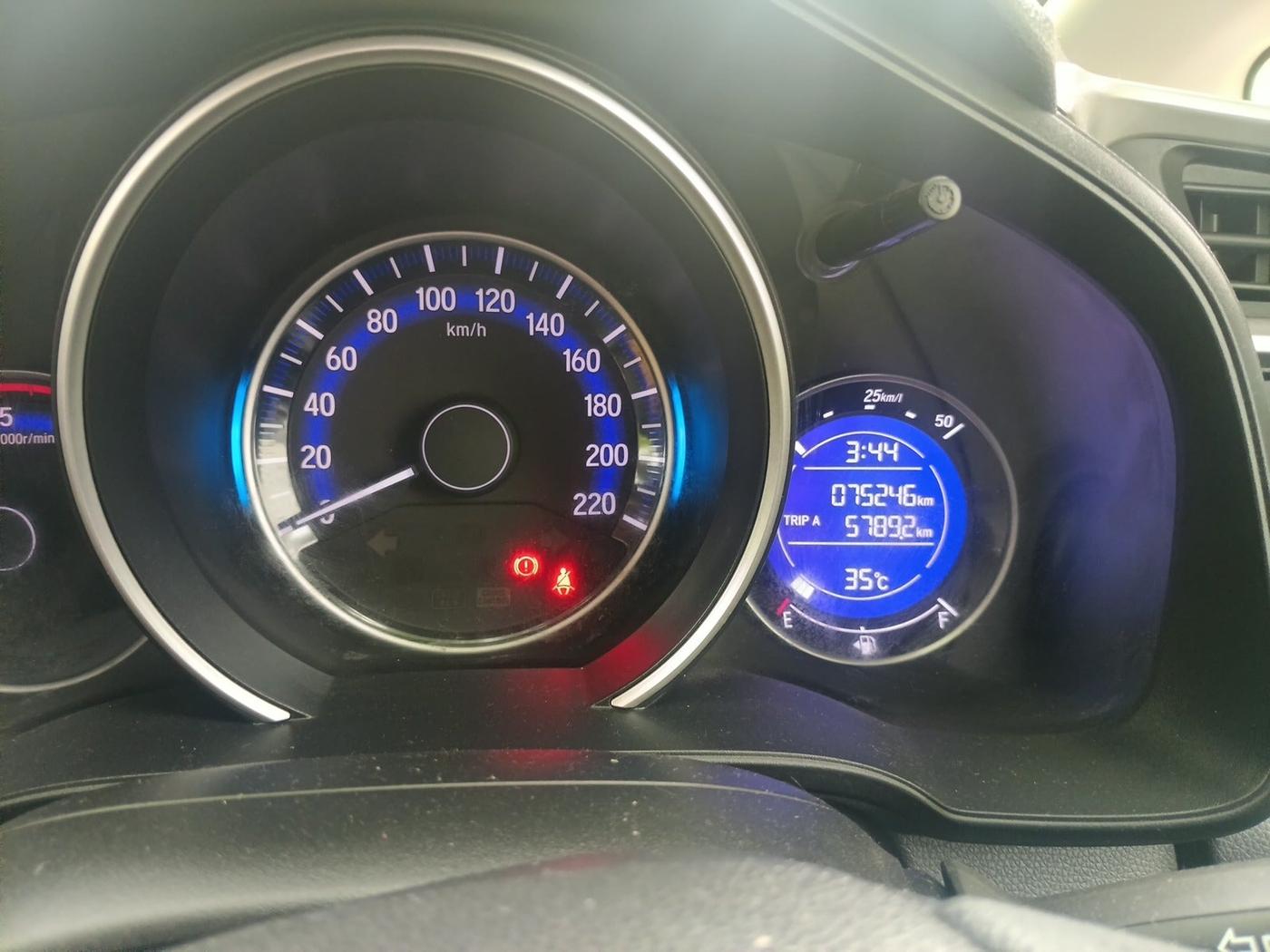 2018 Honda WR-V 1.5L I-DTEC VX MT, Diesel, Manual, 75,246 km, interior