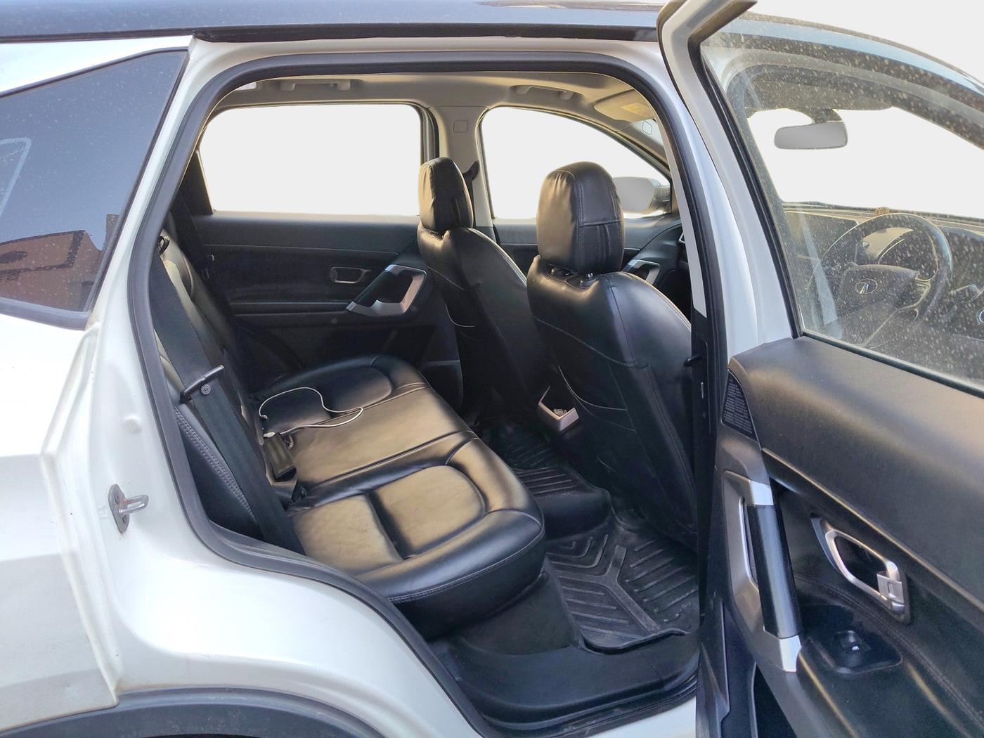 2020 Tata Harrier XT PLUS 2.0L KRYOTEC, Diesel, Manual, 1,04,239 km, interior