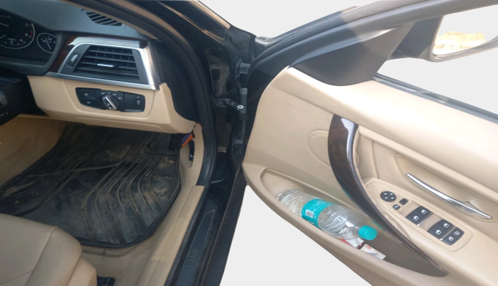 2016 BMW 3 Series 320d Prestige, Diesel, Automatic, 44,870 km, interior