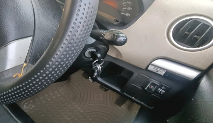 2018 Maruti Wagon R 1.0 LXI, Petrol, Manual, 76,558 km, interior