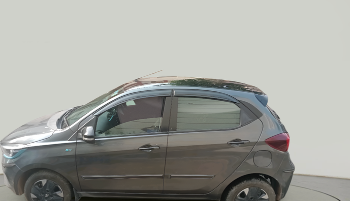 2023 Tata TIAGO EV XZ PLUS TECH LUX LONG RANGE, Electric, Automatic, 42,251 km, exterior