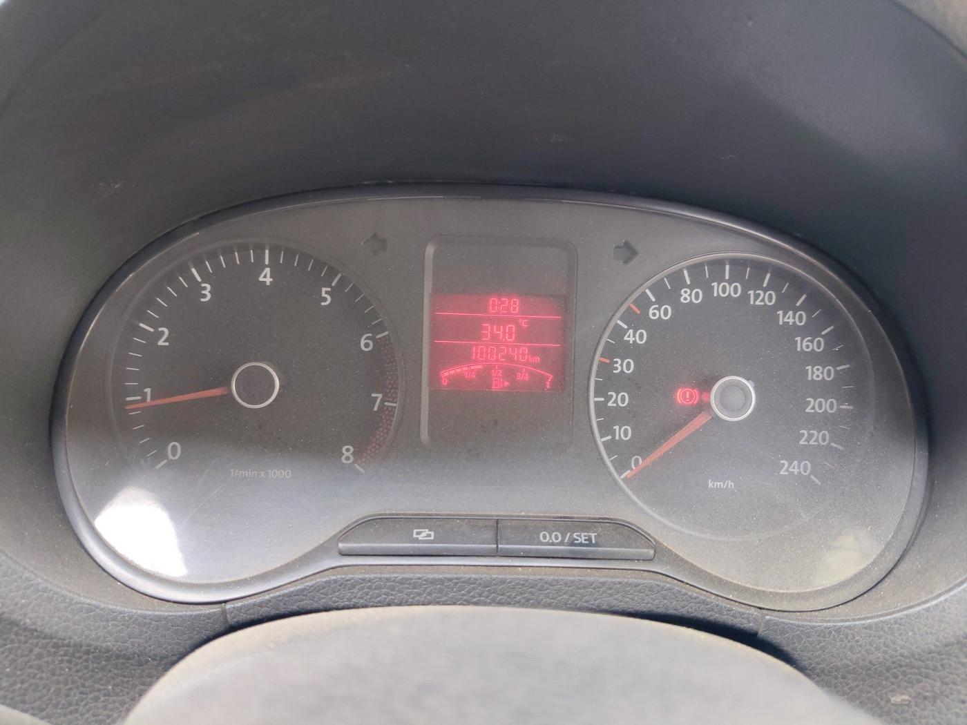 2010 Volkswagen Polo COMFORTLINE 1.2L PETROL, Petrol, Manual, 1,02,461 km, interior