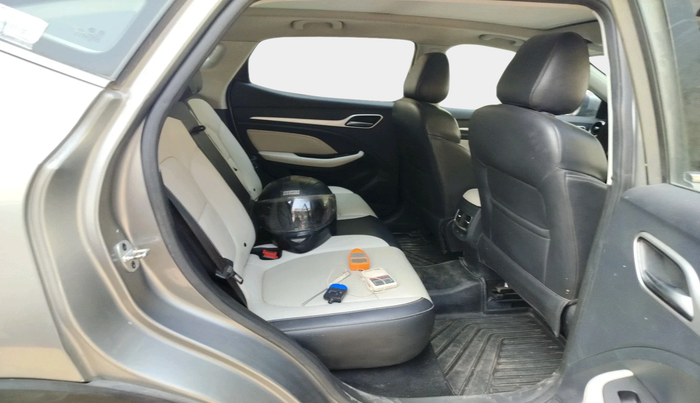 2022 MG ASTOR SAVVY 1.5 CVT, Petrol, Automatic, 13,840 km, interior