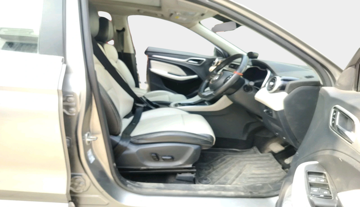 2022 MG ASTOR SAVVY 1.5 CVT, Petrol, Automatic, 13,840 km, interior