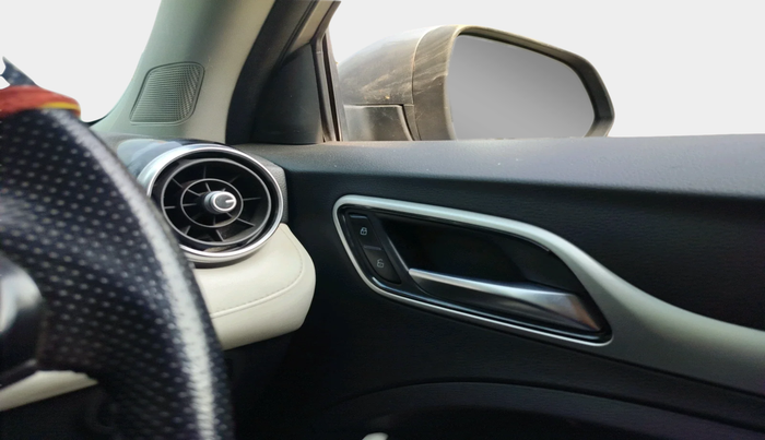 2022 MG ASTOR SAVVY 1.5 CVT, Petrol, Automatic, 13,840 km, interior