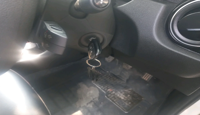 2019 Renault Duster 85 PS RXE DIESEL, Diesel, Manual, 1,14,729 km, interior