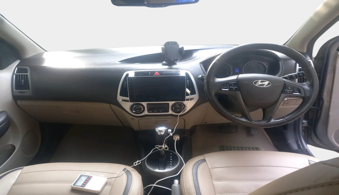 2014 Hyundai i20 SPORTZ 1.4 AT, Petrol, Automatic, 1,24,699 km, interior