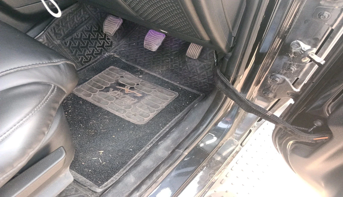 2023 Mahindra Thar LX HT PETROL 4WD MT, Petrol, Manual, 25,065 km, interior