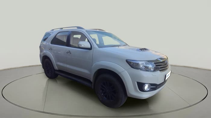 2015 Toyota Fortuner 3.0 4X2 MT, Diesel, Manual, 92,231 km, exterior