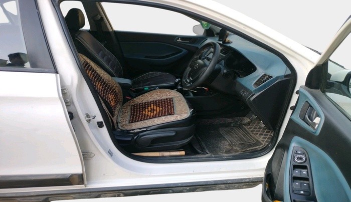 2017 Hyundai i20 Active 1.4 SX, Diesel, Manual, 1,13,681 km, interior