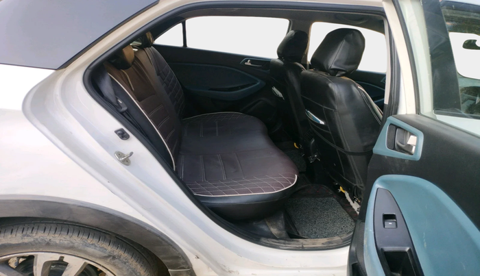 2017 Hyundai i20 Active 1.4 SX, Diesel, Manual, 1,13,681 km, interior