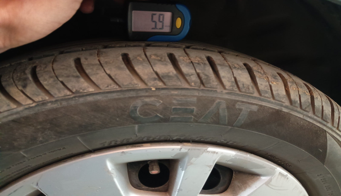 2013 Hyundai i20 MAGNA 1.2, Petrol, Manual, 97,579 km, tyre