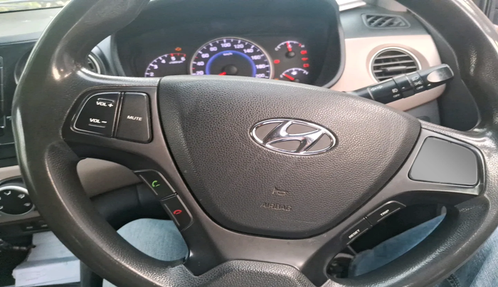 2016 Hyundai Grand i10 SPORTZ 1.1 CRDI, Diesel, Manual, 1,21,318 km, interior